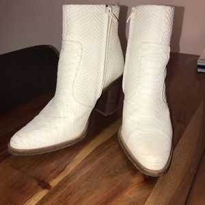 Gianni Bini white booties